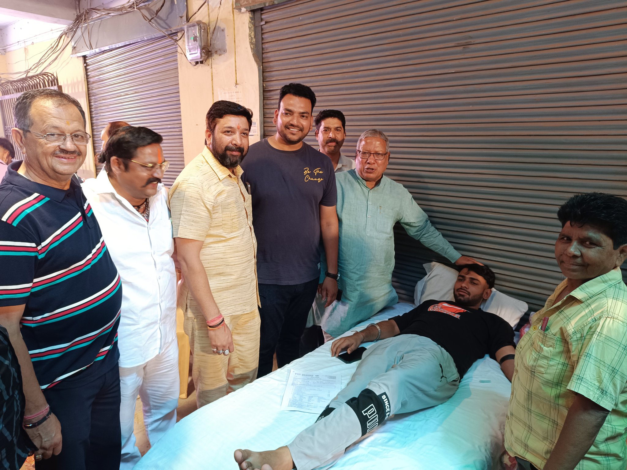 भाजपा नेता दीपक शर्मा ने कराया रक्त दान