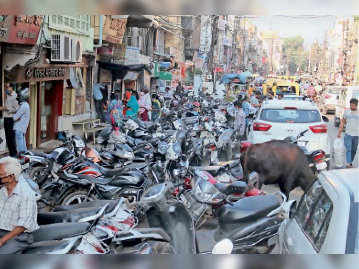 अवैध कब्जों से शहर की सड़कें तंग गलियों में हाे रही तब्दील