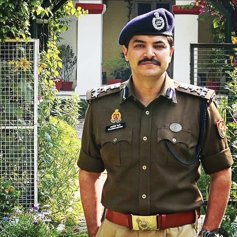 पूरे रंग में पुलिस दो मुठभेड़-27 अरेस्ट