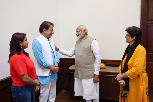 पीएम मोदी से मिलकर गदगद सांसद