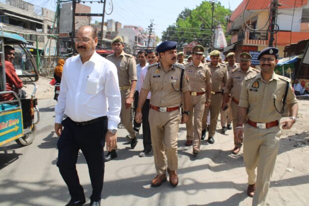 संगीनों के साए में जुम्मा अलविदा