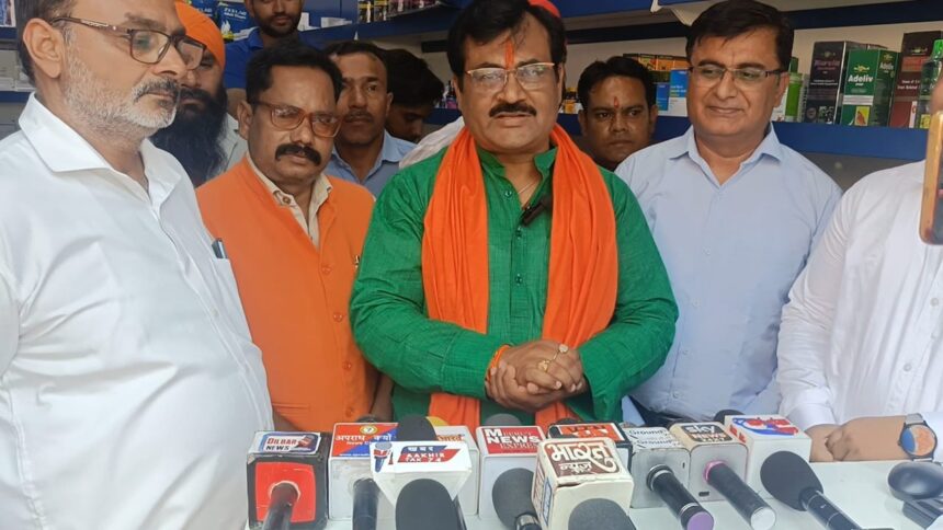 धर्मेन्द्र तोमर ने किया उद्घाटन