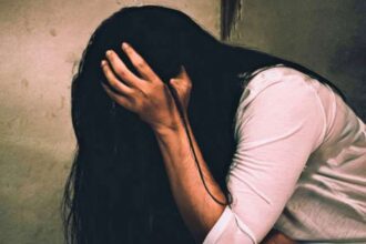 पैसा जेवर आबरू सब जाते