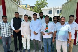 राहुल का पुतला फूंकने वालों पर हो FIR