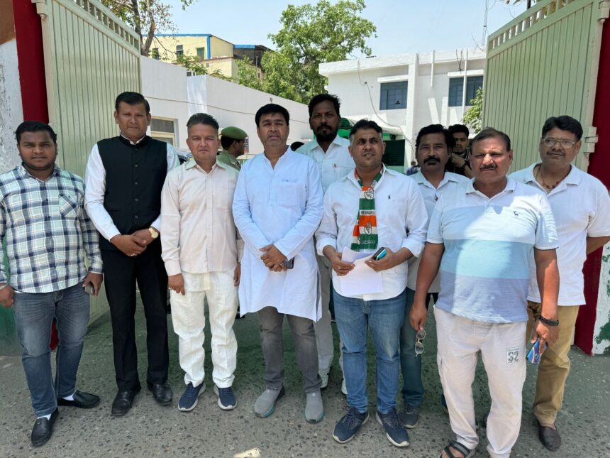 राहुल का पुतला फूंकने वालों पर हो FIR