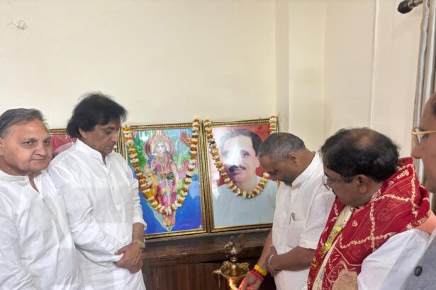 हवन पूजन के साथ विवेक रस्तौगी ने कार्य भार संभाला