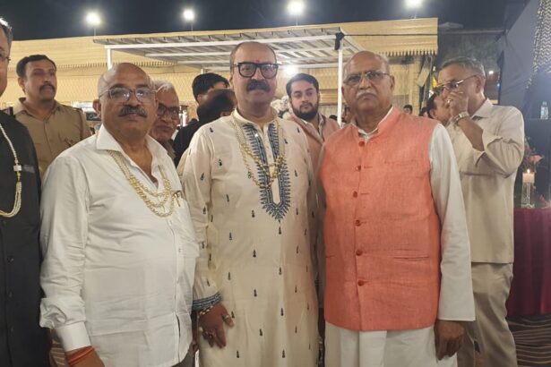 शादी समारोह में हुए शामिल