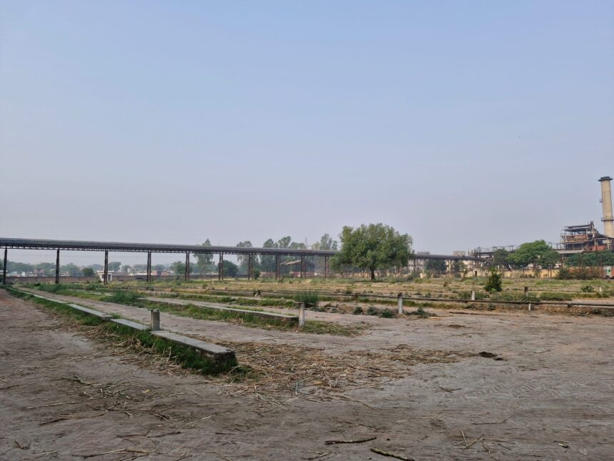 किसानों गन्ना दे दो वर्ना मिल पर ताला