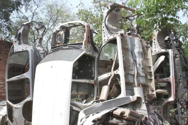 सोतीगंज नहीं अब लोहिया नगर चोरी की गाड़ियों का कमेला