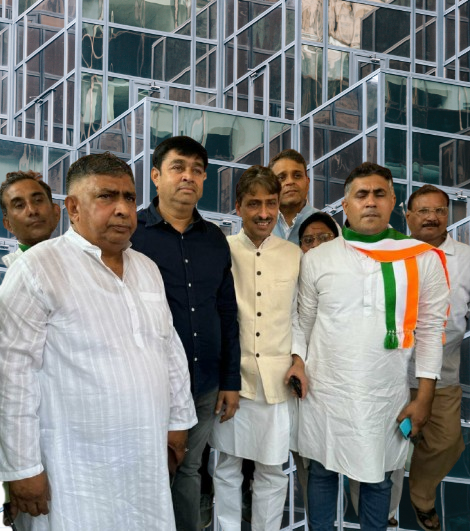 रेप पीड़ित दलित किशोरी से मिले मसूद