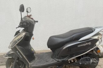 शोरूम मालिक पर FIR