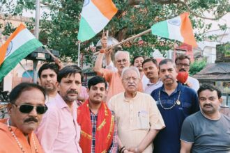 डा. वाजपेयी शामिल हुए तिरंगा यात्रा में