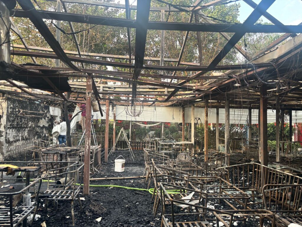 जहां तोड़ने के लिए लगाए थे निशान वहीं करा दिए अवैध निर्माण