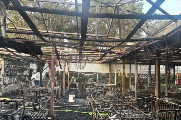 जहां तोड़ने के लिए लगाए थे निशान वहीं करा दिए अवैध निर्माण