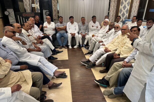 रंजन व विशाल ने ली बैठक