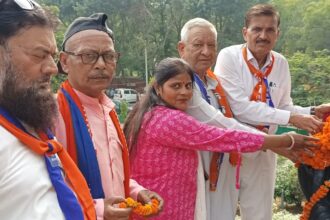 अपना दल (एस) का किसानों के मसीहा को नमन