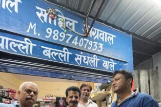 भीड़ भरे सूरज कुंड इलाके में मोबाइल लूट