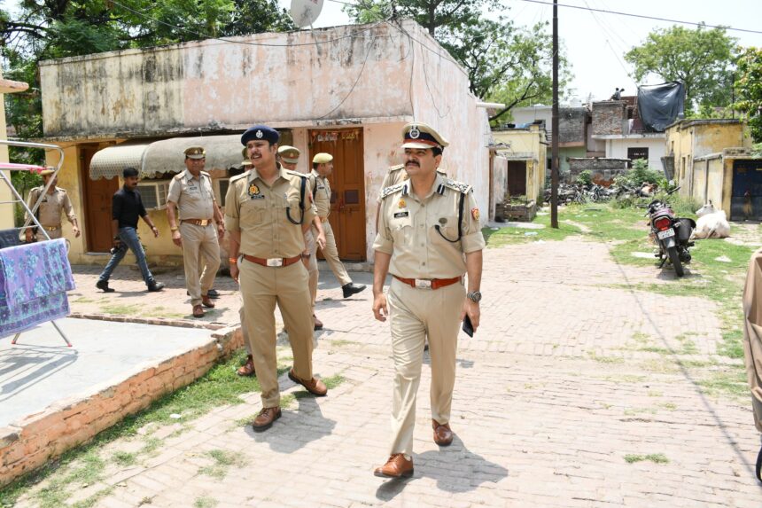 DIG अचानक थाना सदर बाजार पहुंचे