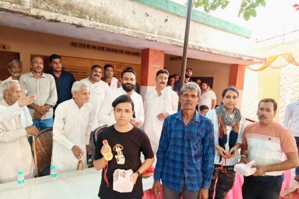गौरव चौधरी ने किया सम्मान
