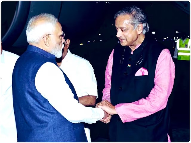 थरूर पर हंगामा है क्यों बरपा