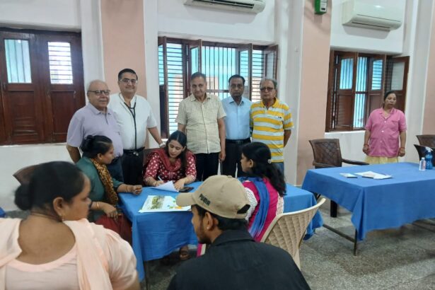 कैंप में सैकड़ों मरीजों की जांच