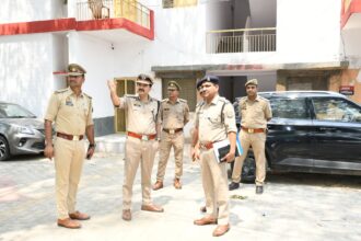 DIG पहुंचे थाने सुनीं समस्या