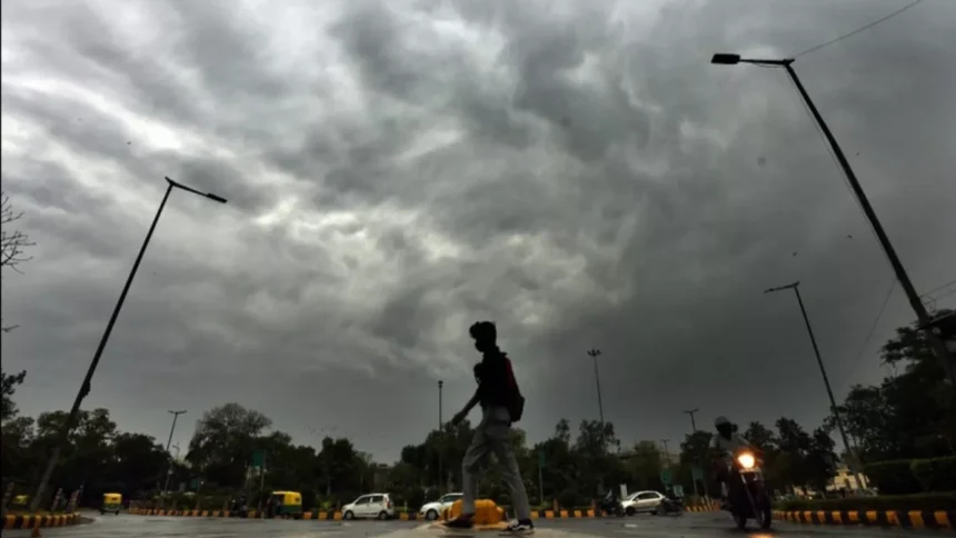दिल्ली को बेसब्री से बारिश का इंतजार