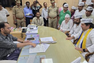तान्या आटो मोबाइल्स ध्वस्त हो अवैध निर्माण