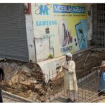 विरोध कर काम कराया बंद