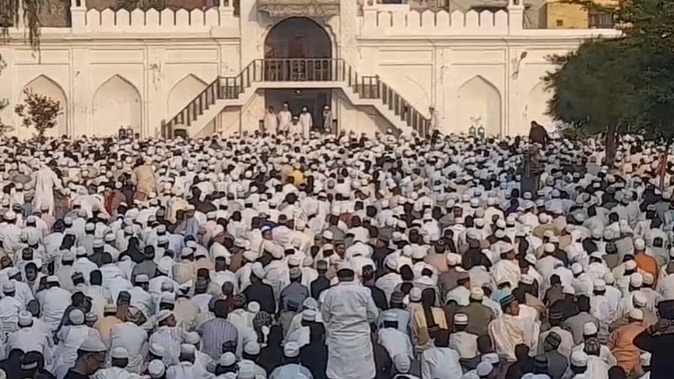 सगे भाई से कम नहीं हिन्दू