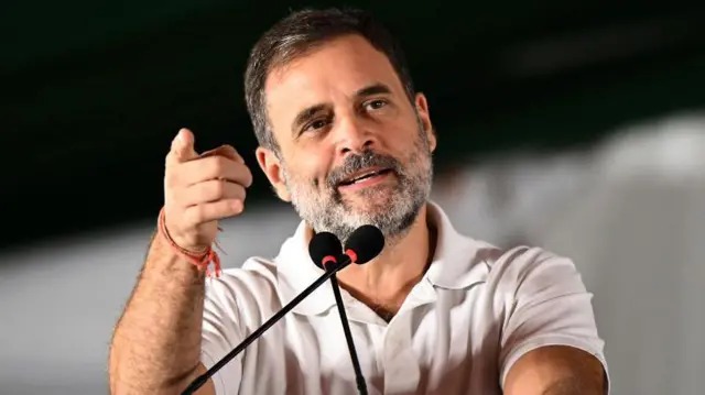 तो क्या बैकफुट पर चुनाव आयोग