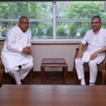 रेल मंत्री से मिले पूर्व सांसद