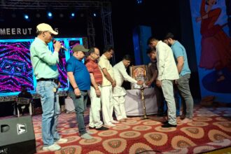 एक लाख में खाली कुर्सी खाली मंडप