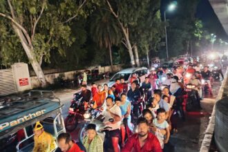 सोफीपुरम के सामने भयंकर जाम