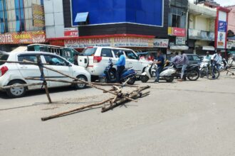 घरोें में कैद करने की क्या तुक
