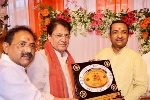 सांसद ने लिया शिविरों का जायजा