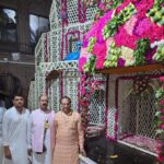 बिहारी जी पहुंचे पिता पुत्र