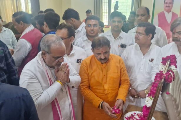 श्यामा प्रसाद मुखर्जी को किया याद