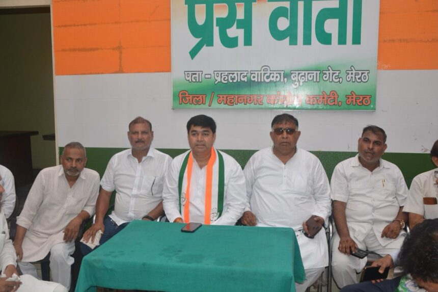 रोके जाने पर उखड़े कांग्रेसी