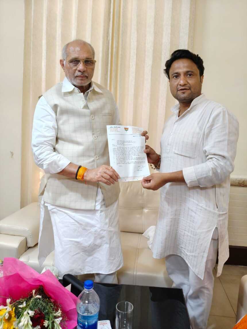 भड़के प्रभारी मंत्री, हरपाल पर गाज