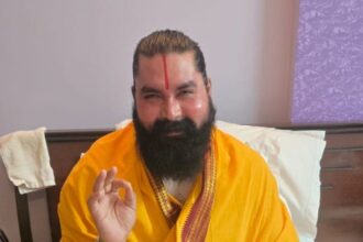 गुलमोहर में राधा नाम कीर्तन