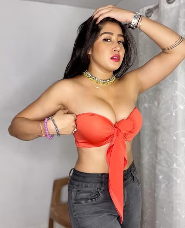 सोफिया अंसारी का वो बाथ टब..