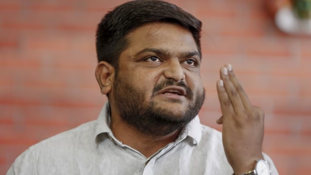 हार्दिक पटेल के बगावती सुर