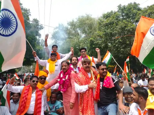 कमल दत्त की बाइक रैली