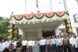 एमडी ने फहराया तिरंगा