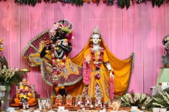 प्रभु जन्मे हर ओर उल्लास