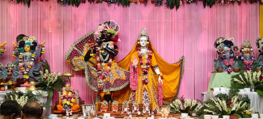 प्रभु जन्मे हर ओर उल्लास
