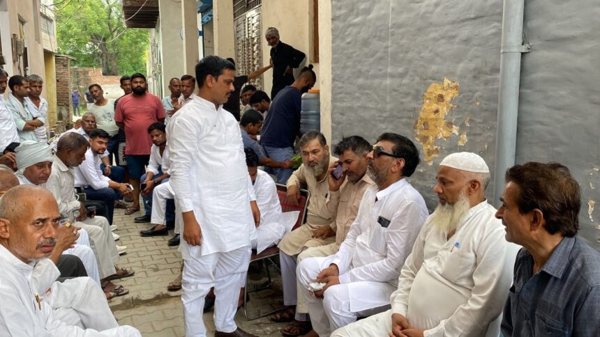 पीड़ित परिवार से मिले अकबर