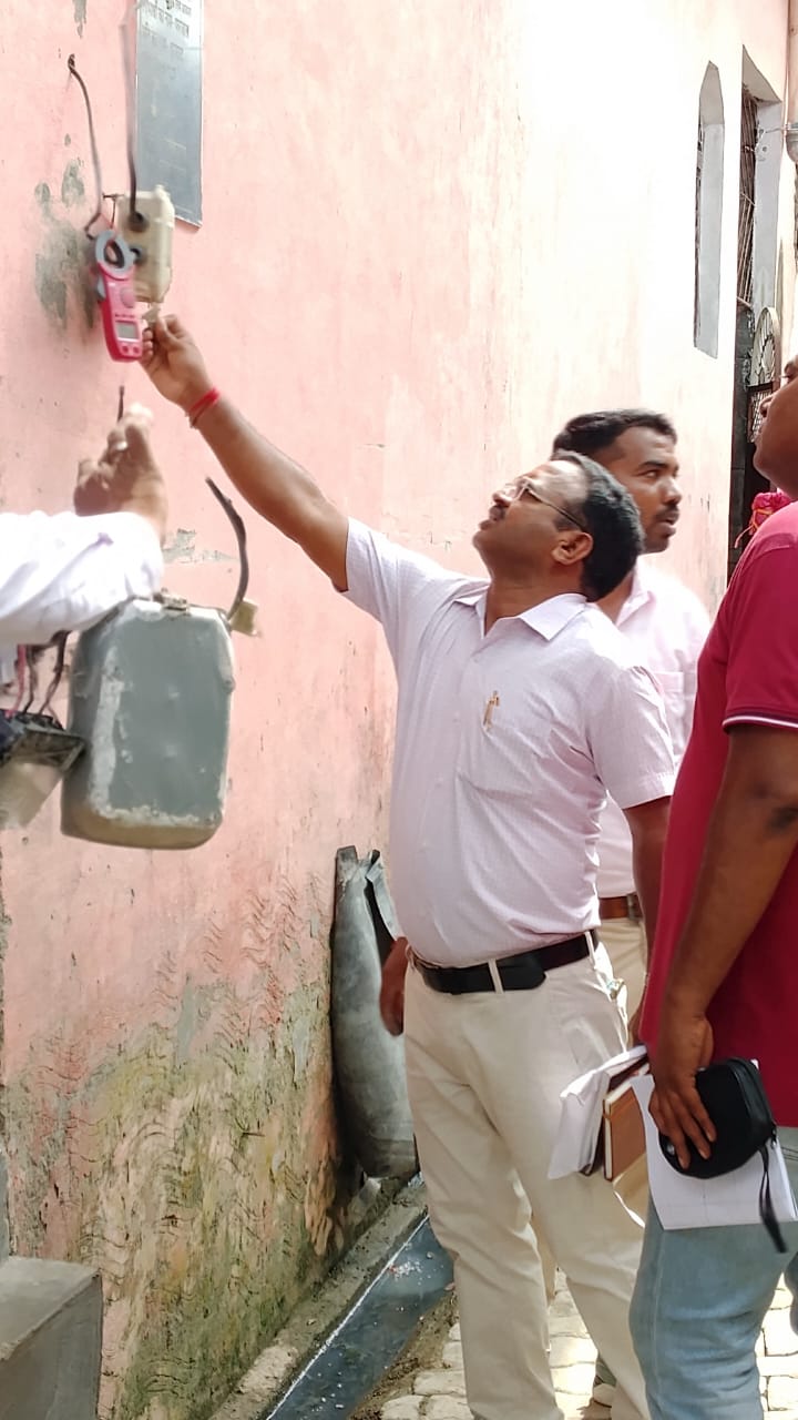 ताबड़तोड़ छापे चोरी पर FIR