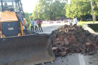 रास्ता ब्लॉक आर्मी तैनात